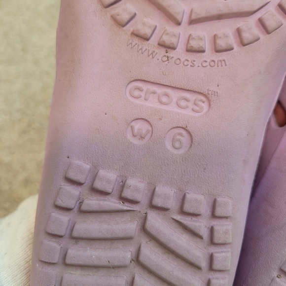 Crocs Womens Flip Flop Sandals Size 6 Purple Lavender - Picture 4 of 5